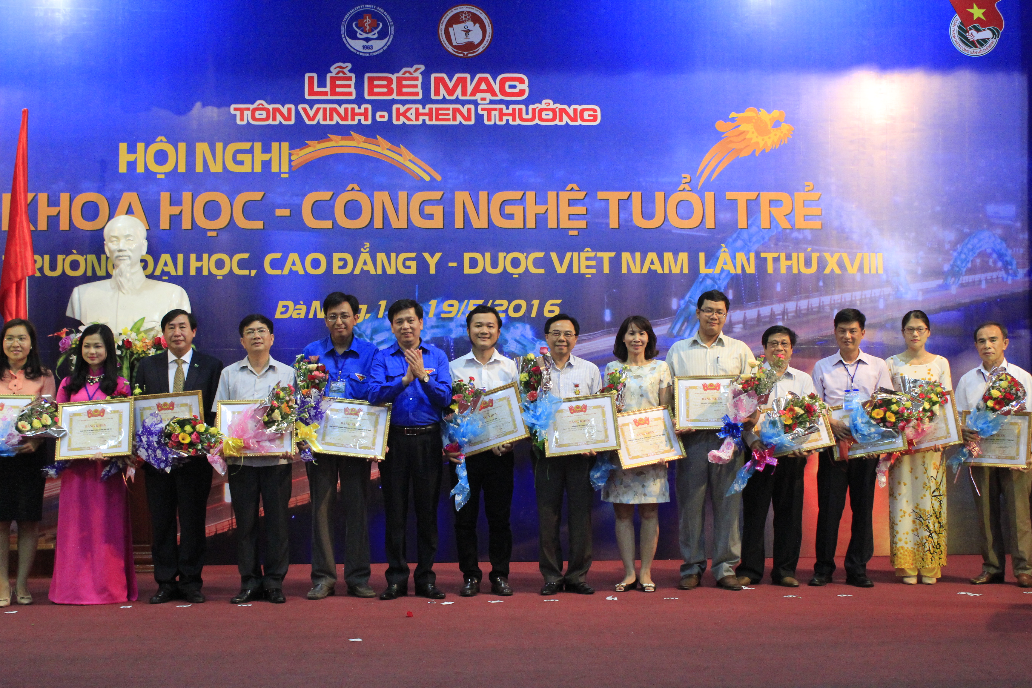 3.6. Khen thư_ng đơn v_ có thành tích trong công tác NCKH tr_ giai đoan 2014 - 2016 - BM Dư_c l_c.JPG
